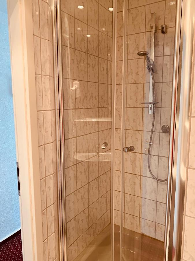 Hotel Kunibert Der Fiese Кьолн Екстериор снимка