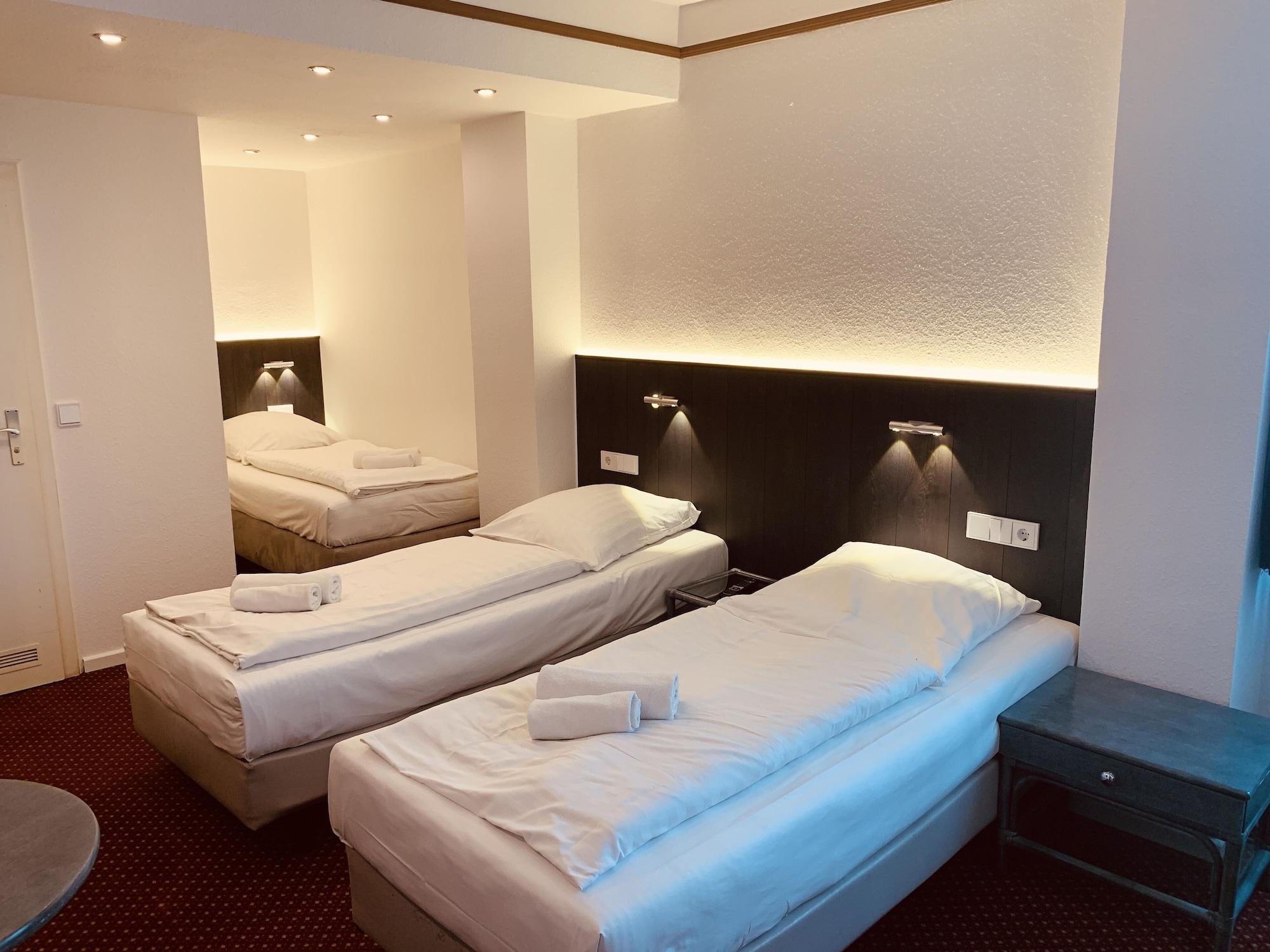 Hotel Kunibert Der Fiese Кьолн Екстериор снимка