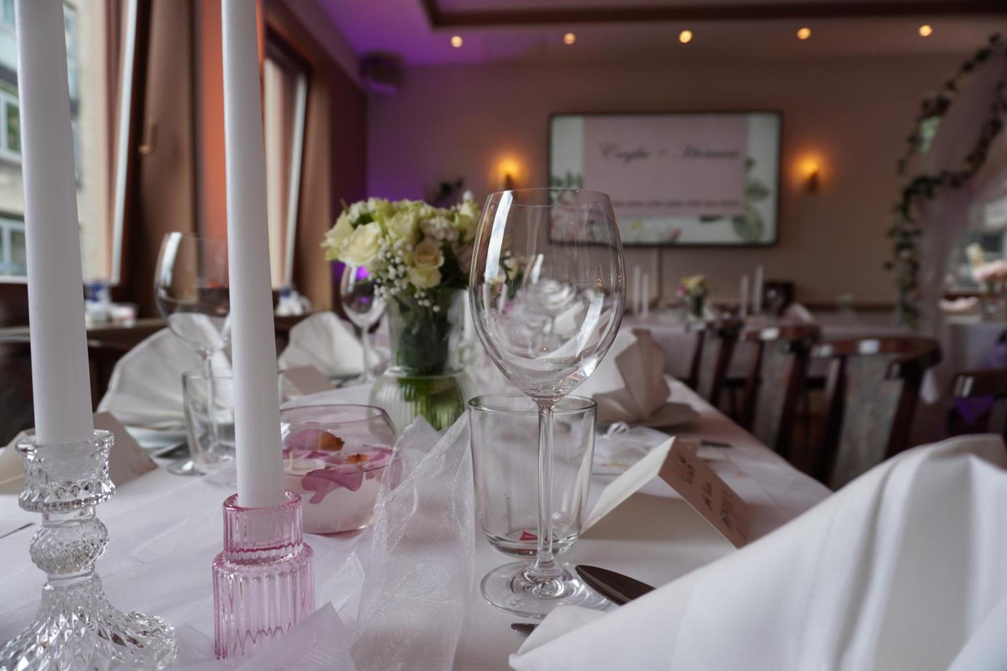 Hotel Kunibert Der Fiese Кьолн Екстериор снимка