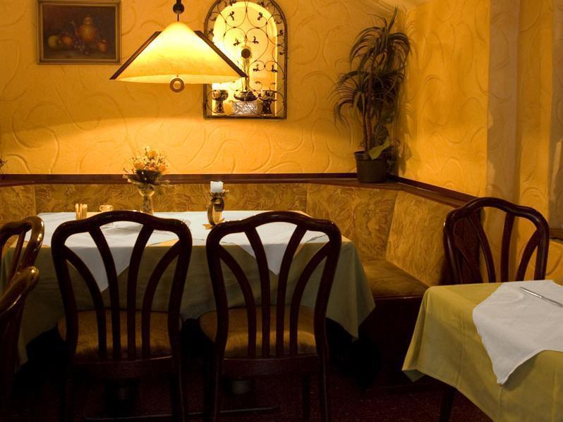 Hotel Kunibert Der Fiese Кьолн Екстериор снимка