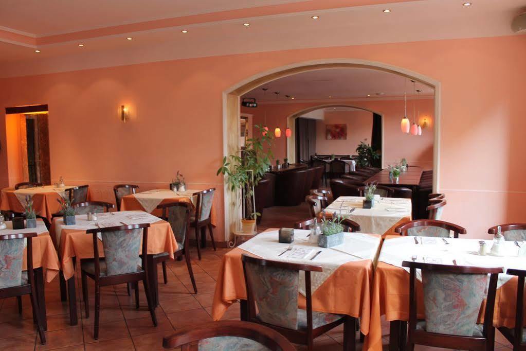 Hotel Kunibert Der Fiese Кьолн Екстериор снимка